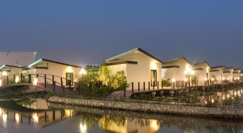 Bua Tara Resort Nong Prue Luaran gambar
