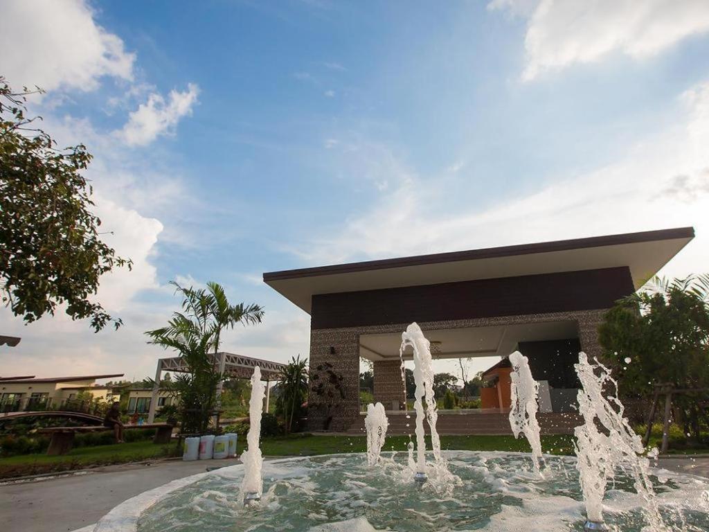 Bua Tara Resort Nong Prue Luaran gambar