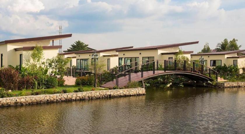 Bua Tara Resort Nong Prue Luaran gambar