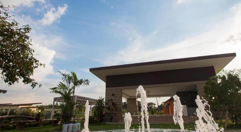 Bua Tara Resort Nong Prue Luaran gambar